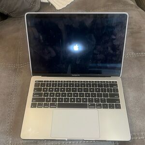 [ 2017 MacBook Pro Computer ]